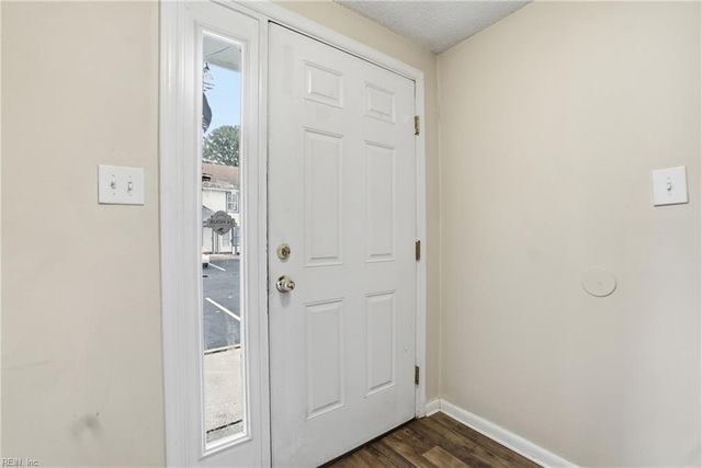 2125 Point Hollow CT, Virginia Beach, VA 23455