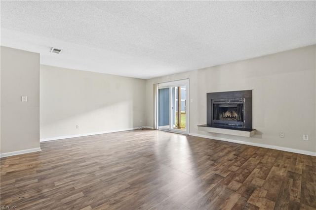 2125 Point Hollow CT, Virginia Beach, VA 23455