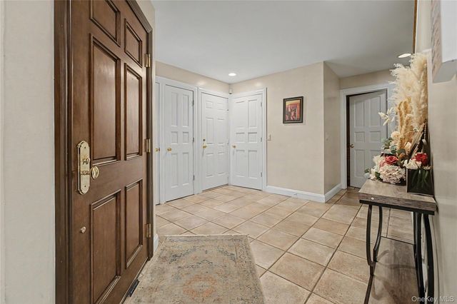 12 Chauncey Place, Woodbury, NY 11797