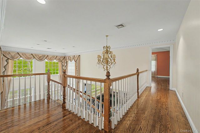 12 Chauncey Place, Woodbury, NY 11797