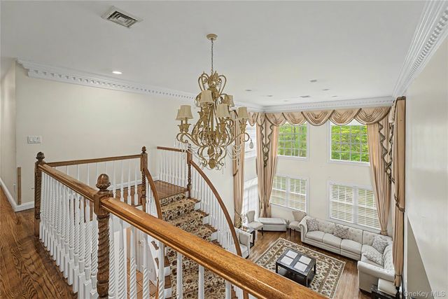 12 Chauncey Place, Woodbury, NY 11797