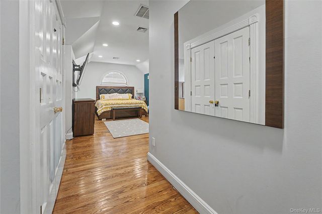 12 Chauncey Place, Woodbury, NY 11797