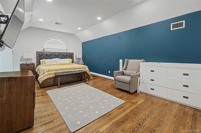 12 Chauncey Place, Woodbury, NY 11797