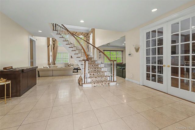 12 Chauncey Place, Woodbury, NY 11797