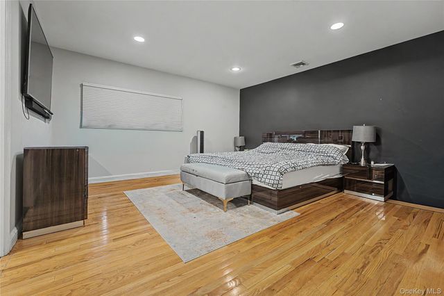 12 Chauncey Place, Woodbury, NY 11797