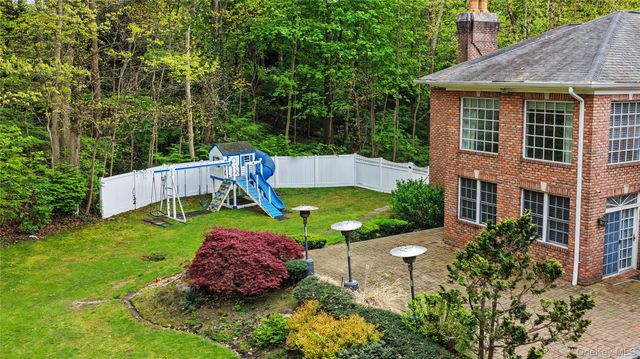 12 Chauncey Place, Woodbury, NY 11797