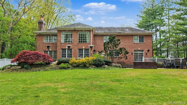 12 Chauncey Place, Woodbury, NY 11797