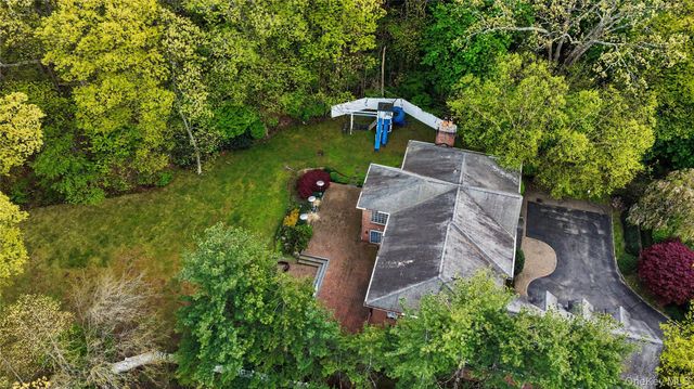 12 Chauncey Place, Woodbury, NY 11797