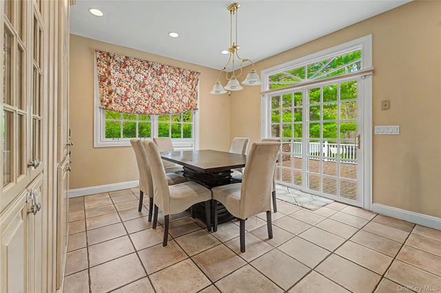 12 Chauncey Place, Woodbury, NY 11797