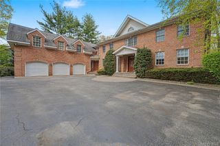 12 Chauncey Place, Woodbury, NY 11797
