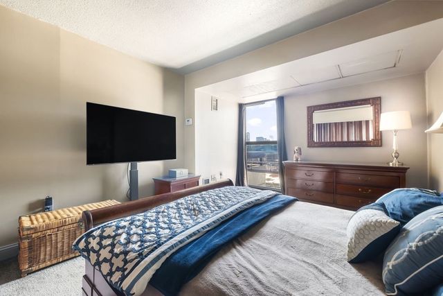 566 Commonwealth 708, Boston, MA 02215