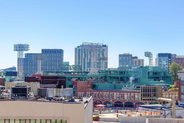 566 Commonwealth 708, Boston, MA 02215