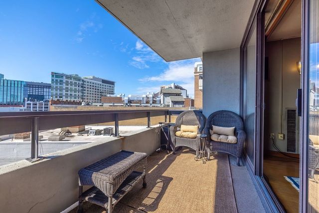 566 Commonwealth 708, Boston, MA 02215