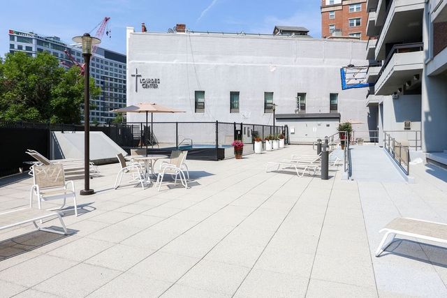 566 Commonwealth 708, Boston, MA 02215