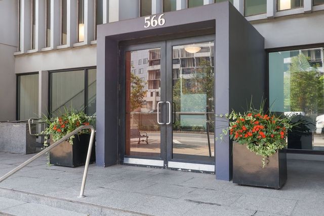 566 Commonwealth 708, Boston, MA 02215