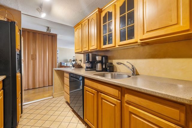 566 Commonwealth 708, Boston, MA 02215