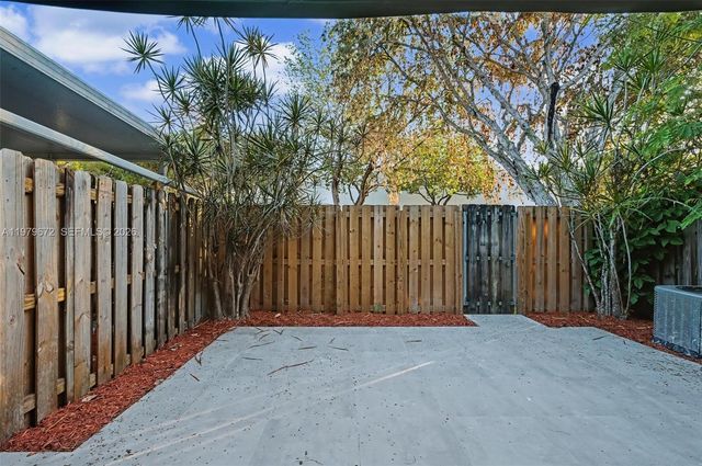 12224 SW 52nd Place 2, Cooper City, FL 33330