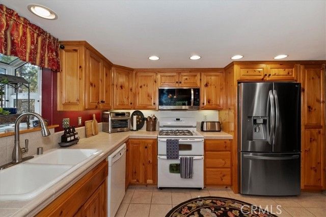 42243 Castle Crag, Big Bear Lake, CA 92315