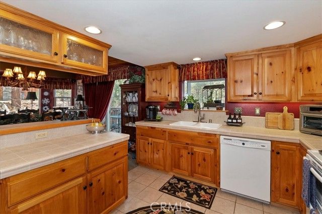 42243 Castle Crag, Big Bear Lake, CA 92315