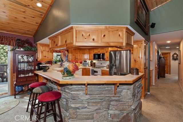 42243 Castle Crag, Big Bear Lake, CA 92315