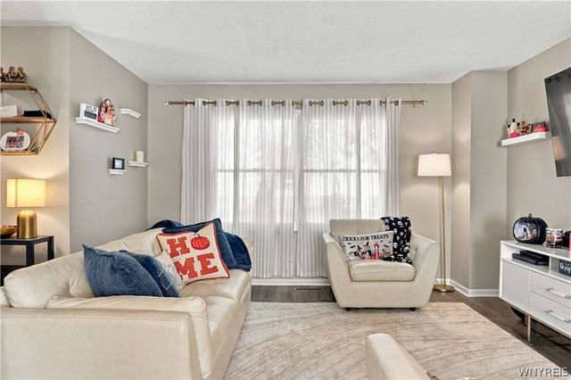 7715 4th Avenue, Niagara, NY 14304