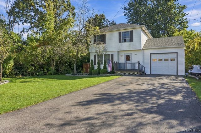 7715 4th Avenue, Niagara, NY 14304