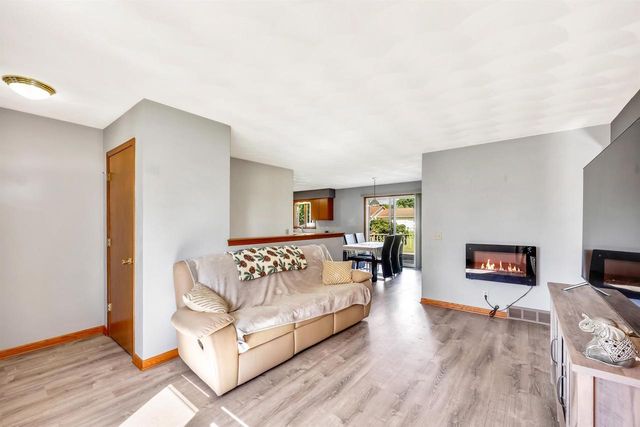 3221 Aurora Lane, Janesville, WI 53548