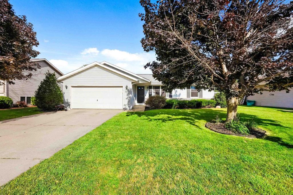 3221 Aurora Lane, Janesville, WI 53548