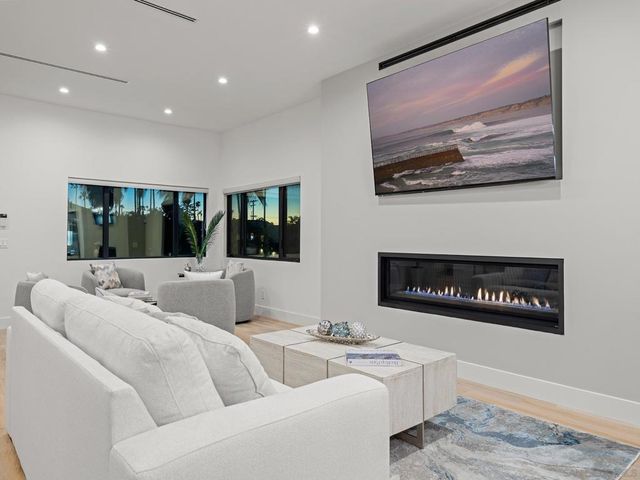 4386 NEWPORT AVE, San Diego, CA 92107