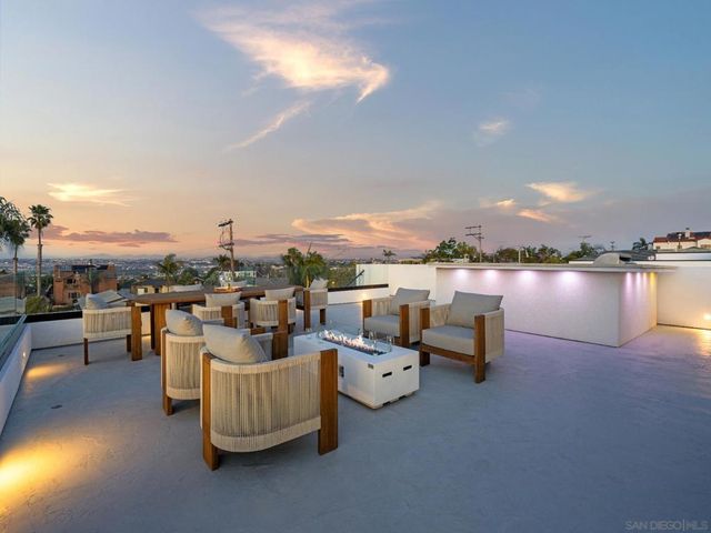 4386 NEWPORT AVE, San Diego, CA 92107