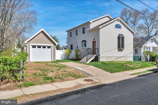 33 RAILROAD AVE, Bellmawr, NJ 08031