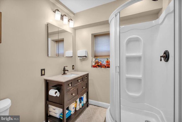 33 RAILROAD AVE, Bellmawr, NJ 08031