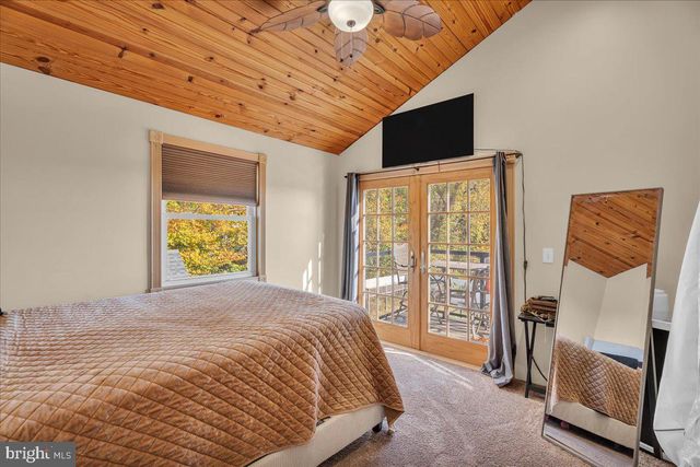 33 RAILROAD AVE, Bellmawr, NJ 08031