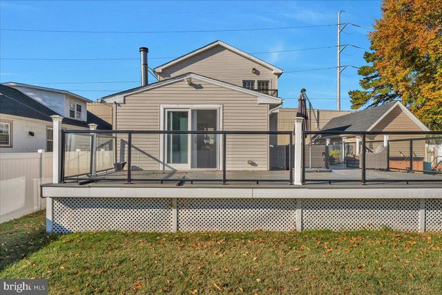 33 RAILROAD AVE, Bellmawr, NJ 08031