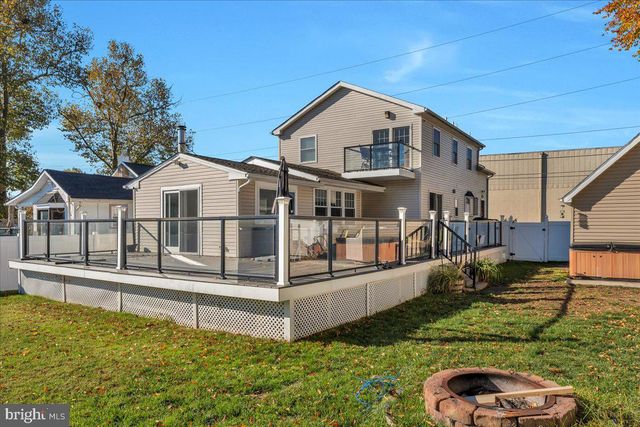 33 RAILROAD AVE, Bellmawr, NJ 08031