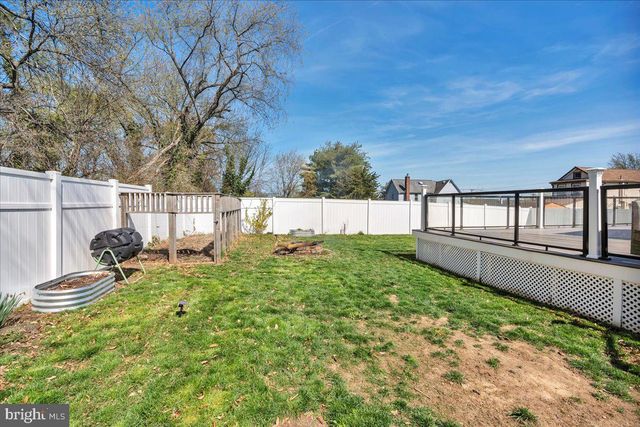 33 RAILROAD AVE, Bellmawr, NJ 08031