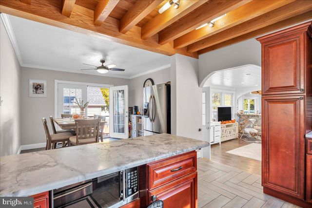 33 RAILROAD AVE, Bellmawr, NJ 08031