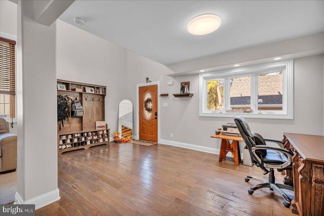 33 RAILROAD AVE, Bellmawr, NJ 08031