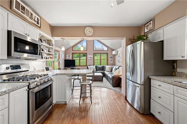 331 Jefferson Drive, Mt Lebanon, PA 15228