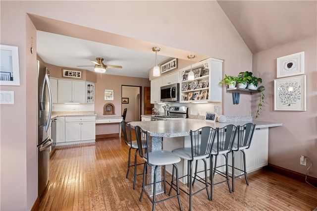 331 Jefferson Drive, Mt Lebanon, PA 15228