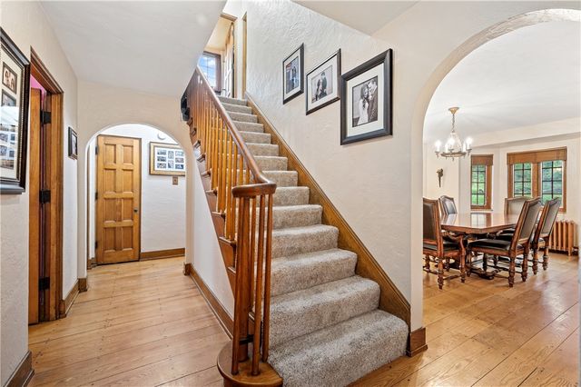 331 Jefferson Drive, Mt Lebanon, PA 15228