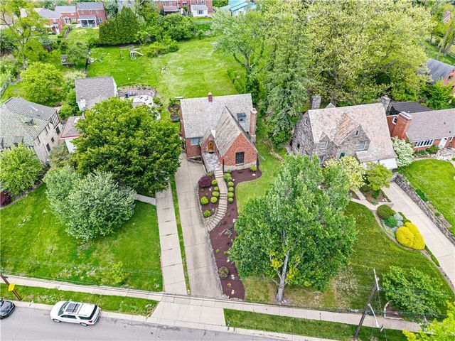 331 Jefferson Drive, Mt Lebanon, PA 15228