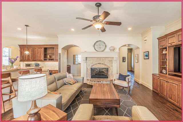 8108 Oak Knoll Drive, North Richland Hills, TX 76182