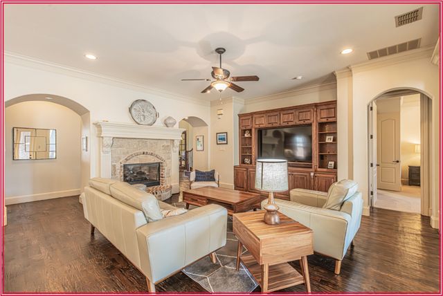 8108 Oak Knoll Drive, North Richland Hills, TX 76182