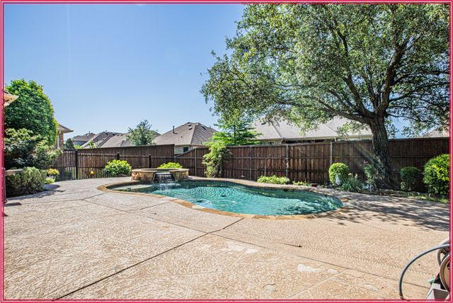 8108 Oak Knoll Drive, North Richland Hills, TX 76182