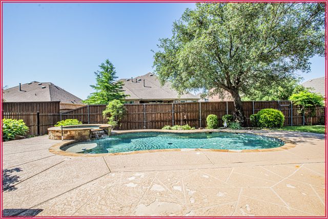 8108 Oak Knoll Drive, North Richland Hills, TX 76182