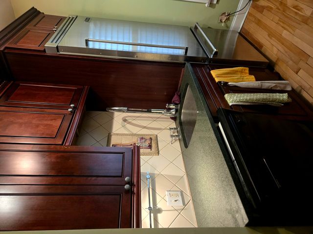 548 W Brompton Avenue 1E, Chicago, IL 60657