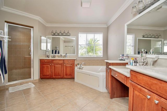 10833 Lake Wynds Court, Boynton Beach, FL 33437