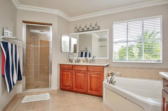 10833 Lake Wynds Court, Boynton Beach, FL 33437