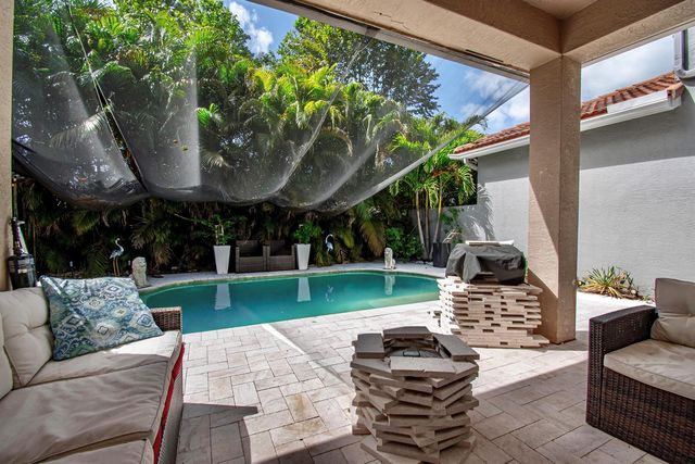 10833 Lake Wynds Court, Boynton Beach, FL 33437